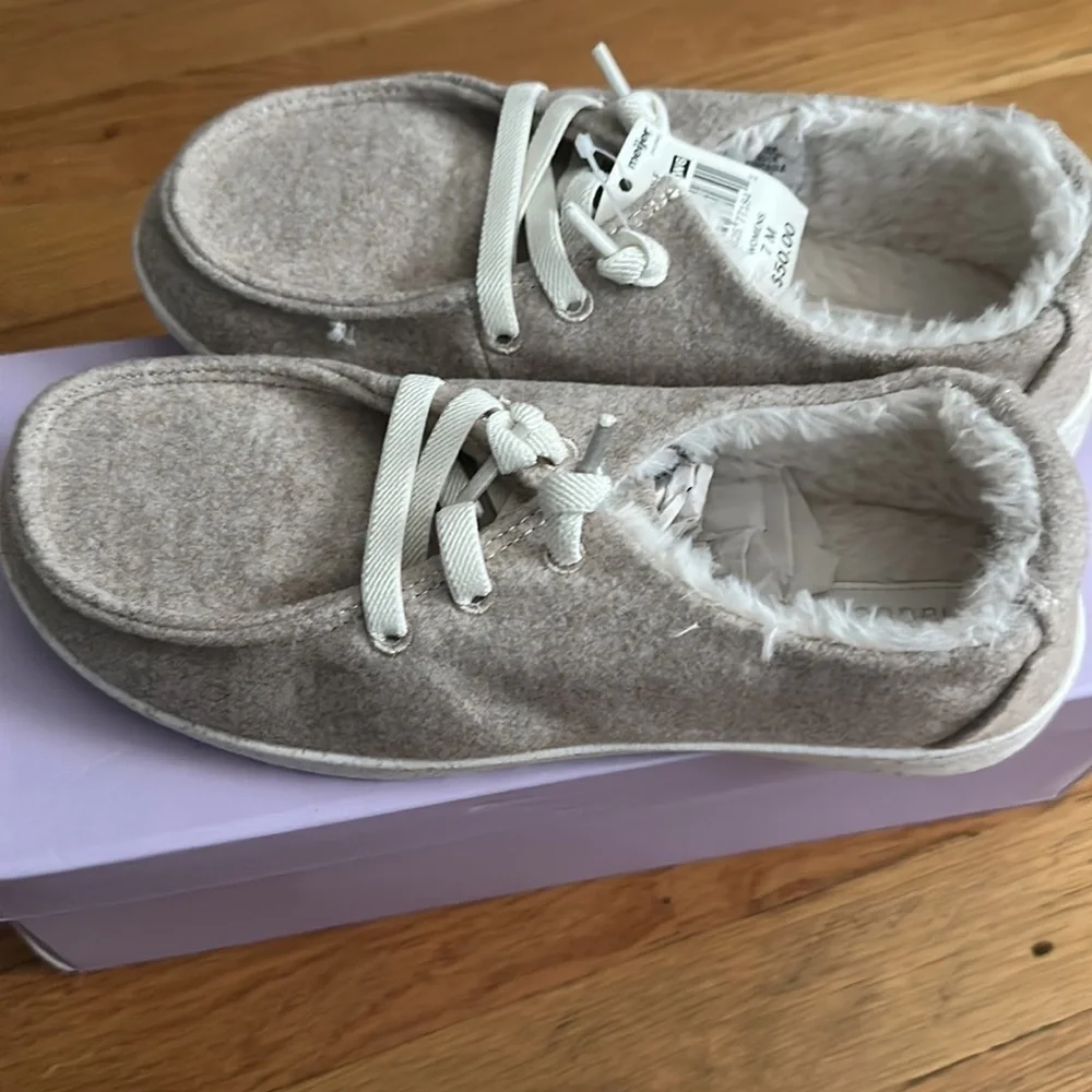 Madden Girl Yasmin F Womens Casual Shoes. Size 7 new in box